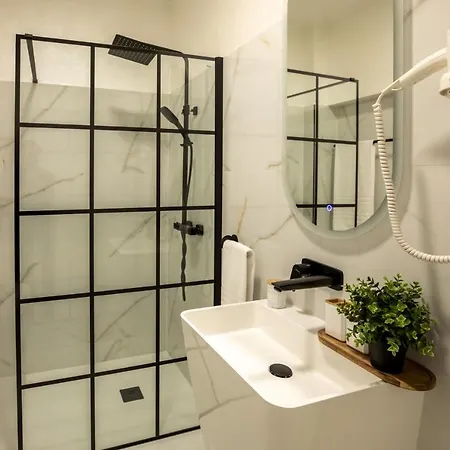 Appartement Old Town Emerald - Chic 1br With Balcony