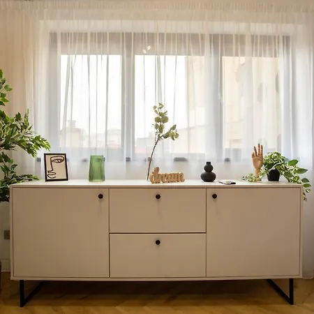 Appartement Old Town Emerald - Chic 1br With Balcony *