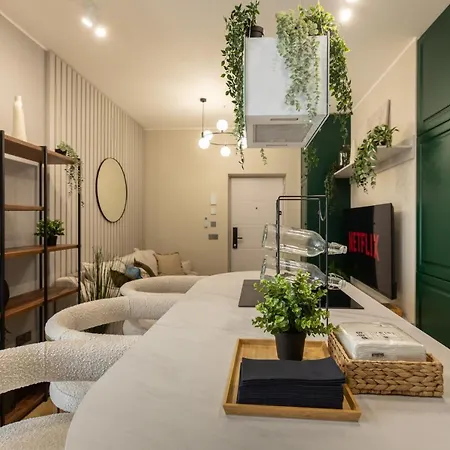 Old Town Emerald - Chic 1br With Balcony *