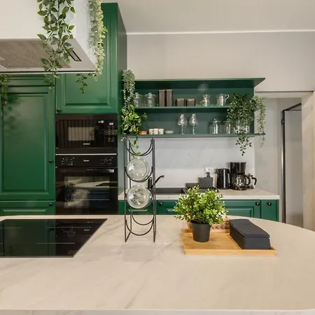 Old Town Emerald - Chic 1br With Balcony Апартаменти Бухарест