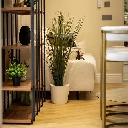 Old Town Emerald - Chic 1br With Balcony *