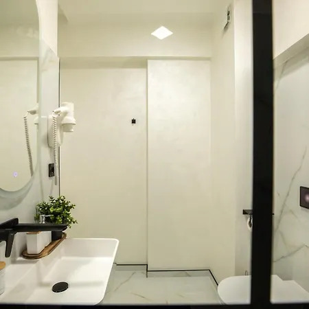 Old Town Emerald - Chic 1br With Balcony Апартаменти *