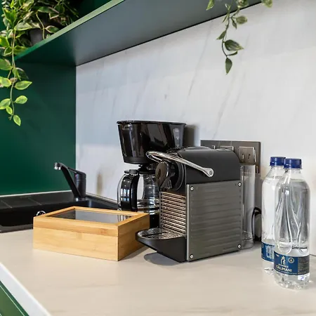 Old Town Emerald - Chic 1br With Balcony Bucharest
