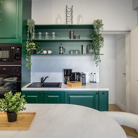 Old Town Emerald - Chic 1br With Balcony